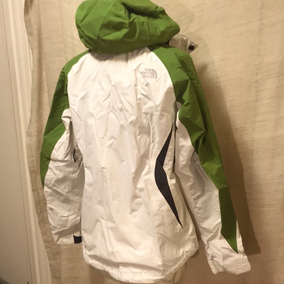 Woman’s The North Face jacket, shell only! Size M - Picture 3 of 6